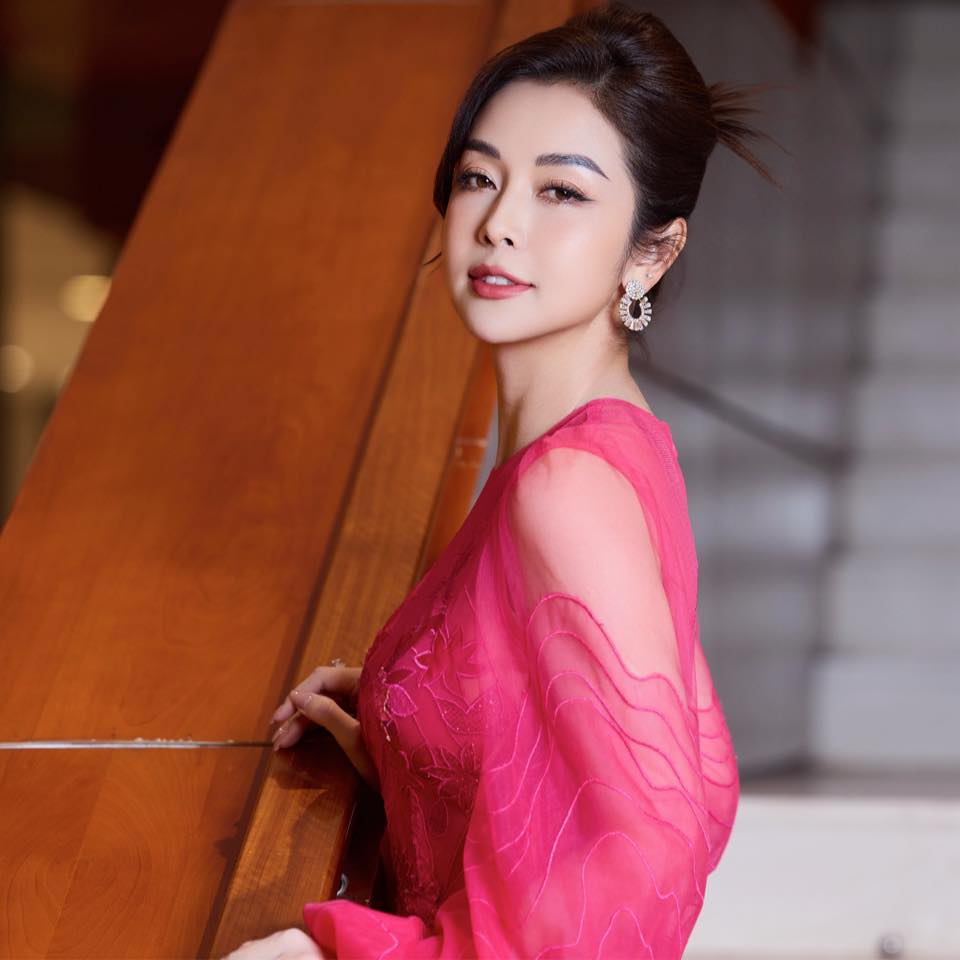 Jennifer Phạm khoe d&aacute;ng, nhan sắc đẹp kh&ocirc;ng t&igrave; vết d&ugrave; đ&atilde; 40 tuổi  - Ảnh 1.