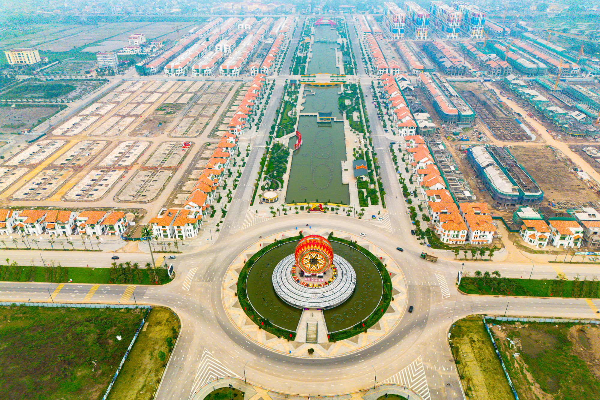 Toàn cảnh đại đô thị 35.000 tỷ của Sun Group: Rộng xấp xỉ hồ Tây, giá căn hộ bằng nửa các dự án quanh Hà Nội - Ảnh 1.