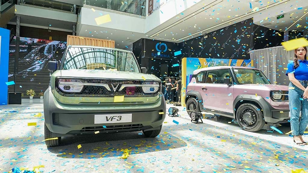 Gi&aacute; xăng chạm mốc 50.000 đồng/l&iacute;t, VinFast VF 3 bất ngờ 'ch&aacute;y h&agrave;ng' tại quốc gia l&aacute;ng giềng Việt Nam? - Ảnh 1.