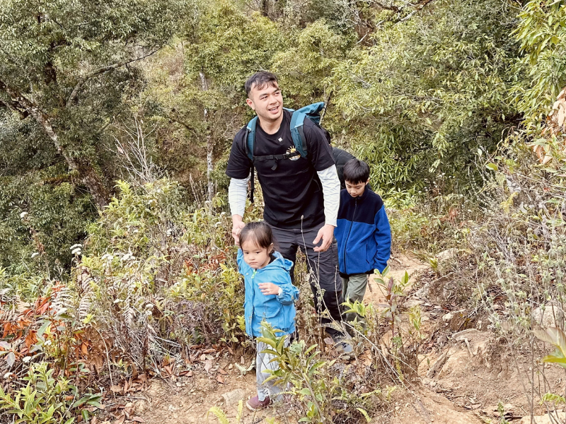 3 ng&agrave;y ở Nậm Nghiệp của &ocirc;ng bố người Đức gốc Việt: Kh&ocirc;ng &eacute;p con chạm đỉnh, chọn để con học từ ch&iacute;nh lựa chọn của m&igrave;nh - Ảnh 2.