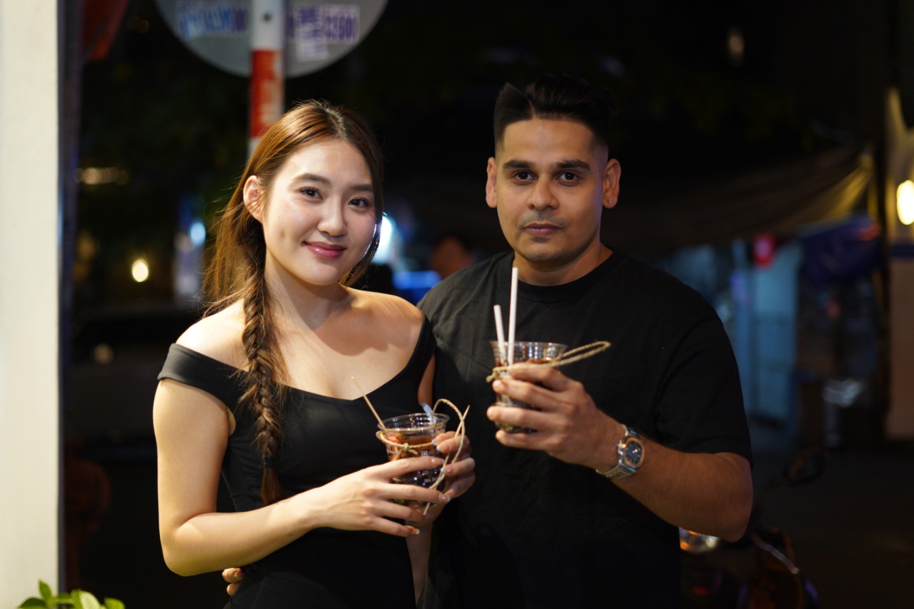 Nam sinh Bách Khoa bán dâu socola cháy hàng sau hai tiếng, đuối quá phải đóng cửa báo “trốn khách”- Ảnh 10. Nam sinh Bách Khoa bán dâu socola cháy hàng sau hai tiếng, đuối quá phải đóng cửa báo “trốn khách”- Ảnh 10.