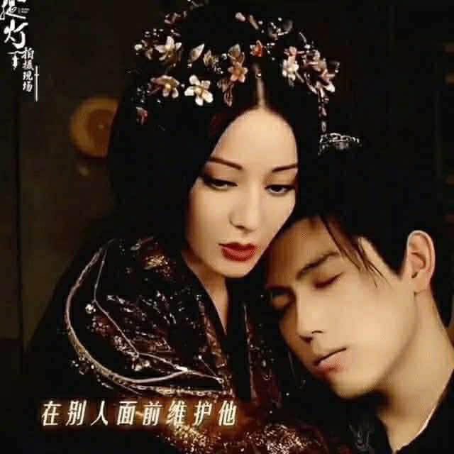 Gương mặt đ&aacute;ng sợ của Địch Lệ Nhiệt Ba- Ảnh 1.