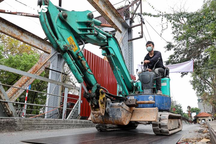 Cấm xe m&aacute;y v&agrave; người đi bộ qua cầu Long Bi&ecirc;n 60 ng&agrave;y sửa chữa 2026 - Ảnh 6.