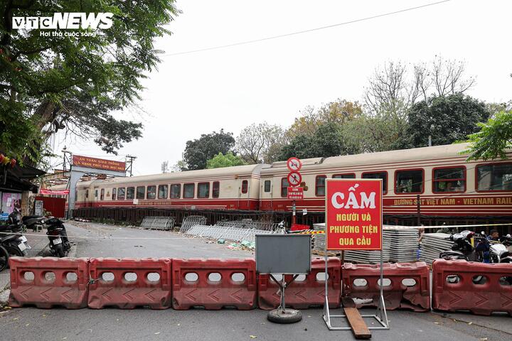 Cấm xe m&aacute;y v&agrave; người đi bộ qua cầu Long Bi&ecirc;n 60 ng&agrave;y sửa chữa 2026 - Ảnh 5.