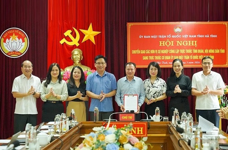 Sắp xếp tinh gọn bộ máy: Chuyển giao nguyên trạng 6 đơn vị sự nghiệp về MTTQ tỉnh Hà Tĩnh- Ảnh 1.