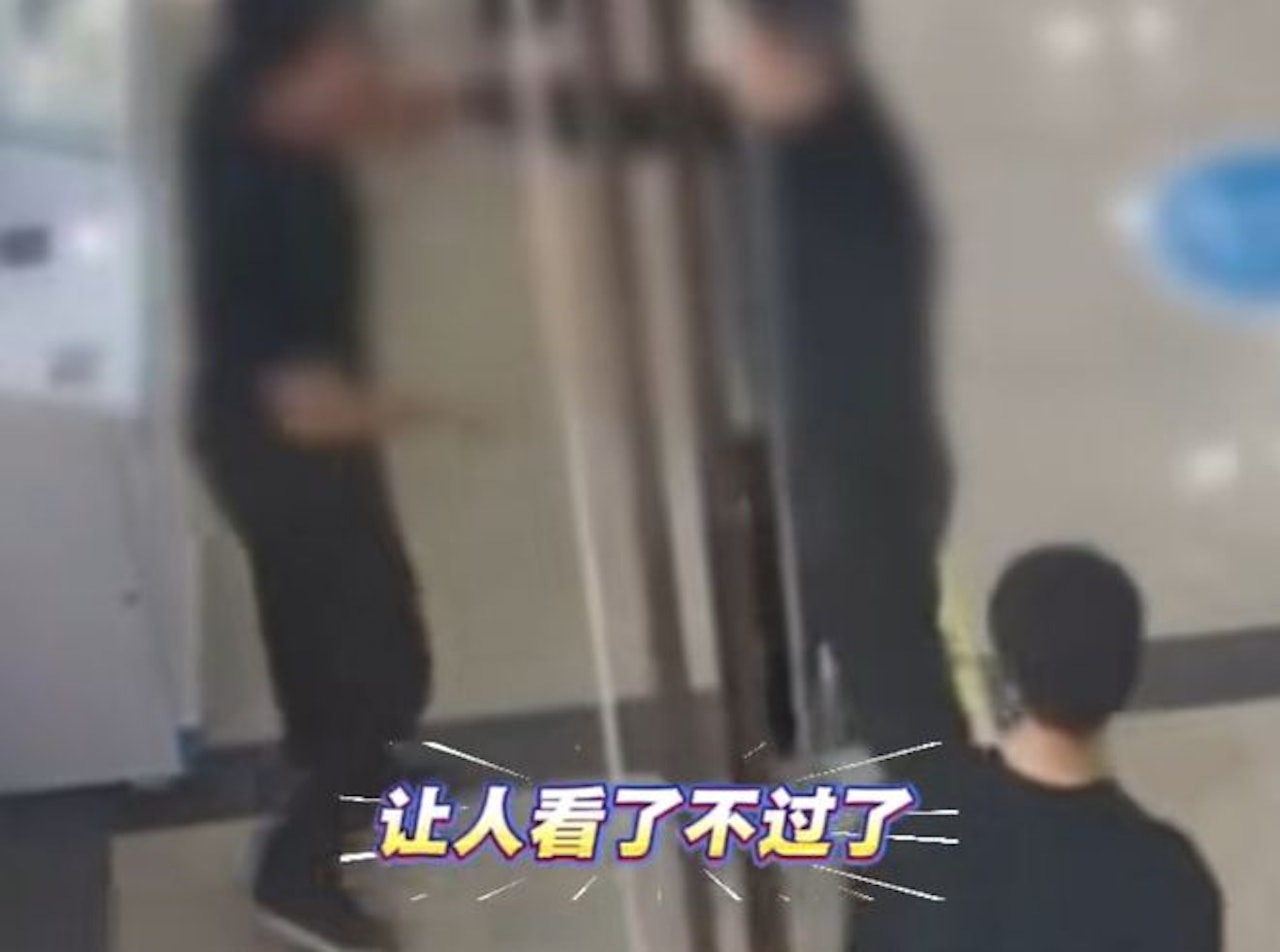 Ghen vì bác sĩ nam khám cho vợ bầu, chồng đòi ly hôn và tự tử - Ảnh 2.