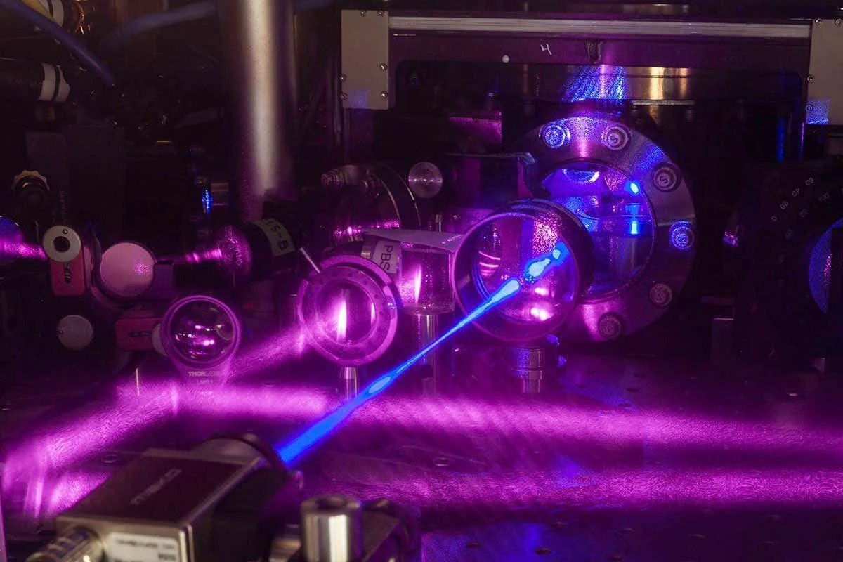 Trung Quốc chế tạo đồng hồ siêu chính xác chỉ sai lệch 1 giây trong 30 tỷ năm - Ảnh 2. Trung Quốc chế tạo đồng hồ siêu chính xác chỉ sai lệch 1 giây trong 30 tỷ năm - Ảnh 2.