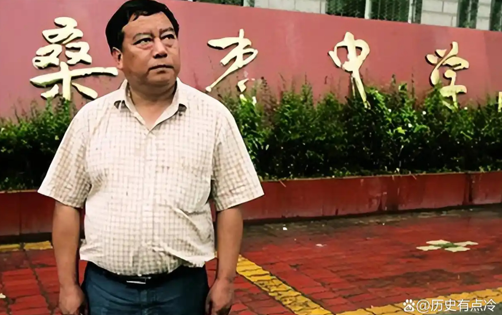 Thầy Hiệu trưởng cứu sống 2.300 học sinh nhờ m&ocirc;n học kỳ lạ  - Ảnh 1.