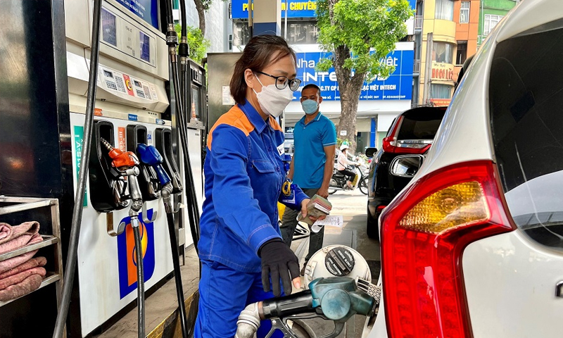 Chính phủ tạm ứng 8 . 000 Tỷ đồng cho Qũy Bình ổn giá xăng dầu năm 2026 - Ảnh 1.