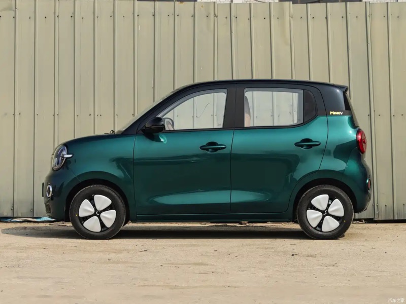 Wuling Mini EV 2026 ra mắt: Giá tương đương SH 350i, đi xa gấp đôi bản cũ, hết cảnh cắm sạc qua đêm- Ảnh 5. Wuling Mini EV 2026 ra mắt: Giá tương đương SH 350i, đi xa gấp đôi bản cũ, hết cảnh cắm sạc qua đêm- Ảnh 5.