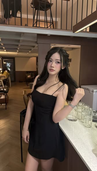 Chụp ảnh qu&aacute; đẹp, hot girl được CDM v&iacute; như "Jisoo" về Việt Nam - Ảnh 1.