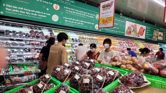 Việt Nam chi h&agrave;ng trăm triệu USD nhập khẩu nho tươi Trung Quốc - Ảnh 3.