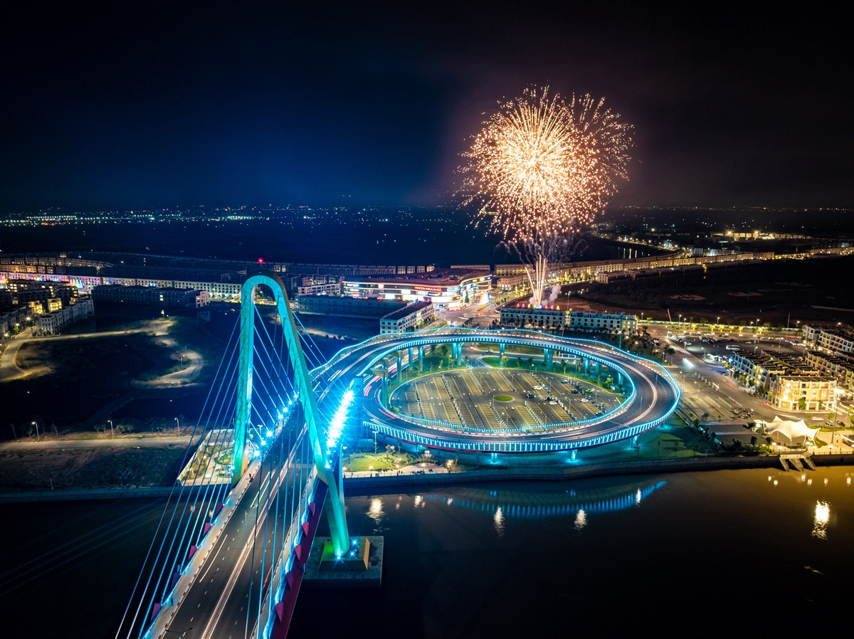 Một c&ocirc;ng tr&igrave;nh của tỷ ph&uacute; Phạm Nhật Vượng thiết lập kỷ lục về tốc độ x&acirc;y dựng "thần tốc", kết nối trung t&acirc;m TP Hải Ph&ograve;ng với "đảo tỷ ph&uacute;" 2,4 tỷ USD - Ảnh 3.