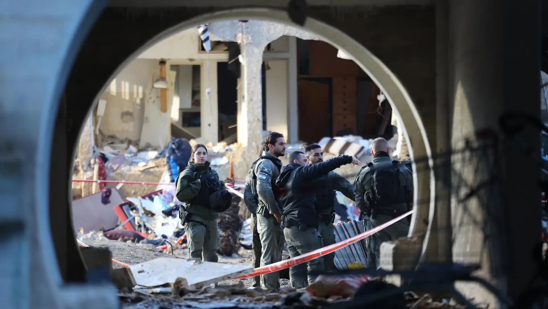 Đòn tình báo phủ đầu chiến sự: Tình báo Iran kém thế, vì sao? - Ảnh 1. Đòn tình báo phủ đầu chiến sự: Tình báo Iran kém thế, vì sao? - Ảnh 1.