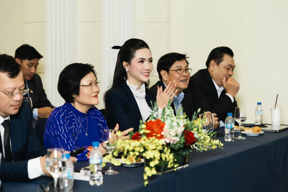 Hoa hậu Phan Thị Mơ được bổ nhiệm chức Phó Chủ tịch CLB Doanh nghiệp Mekong TP.HCM - Ảnh 2.