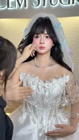 H&oacute;a th&agrave;nh b&uacute;p b&ecirc;, hot girl xinh đẹp h&uacute;t cả triệu view, khiến người xem ngỡ ng&agrave;ng vi nhan sắc "đỉnh ch&oacute;p" - Ảnh 5.