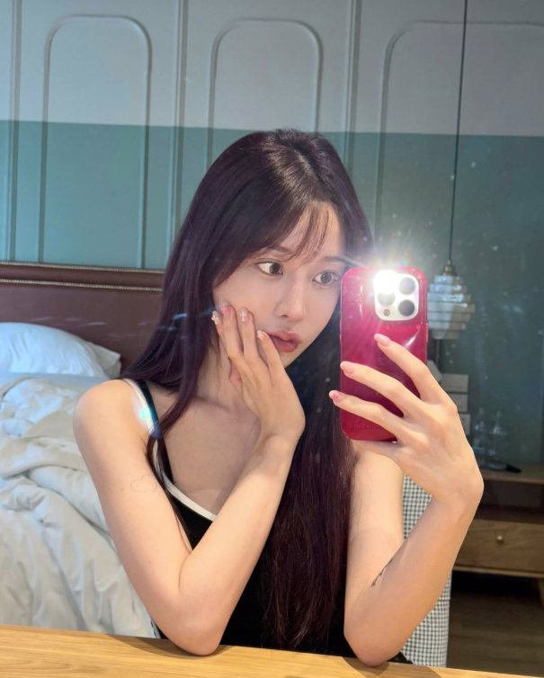 Tuy&ecirc;n bố nghỉ v&ocirc; thời hạn, hot girl xinh đẹp khiến fan hoảng sợ, vội l&ecirc;n tiếng đ&iacute;nh ch&iacute;nh- Ảnh 2.