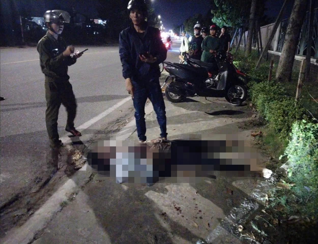 Vụ nam công nhân bị đâm tử vong tại TPHCM: Bắt nhóm gây án - Ảnh 1. Vụ nam công nhân bị đâm tử vong tại TPHCM: Bắt nhóm gây án - Ảnh 1.