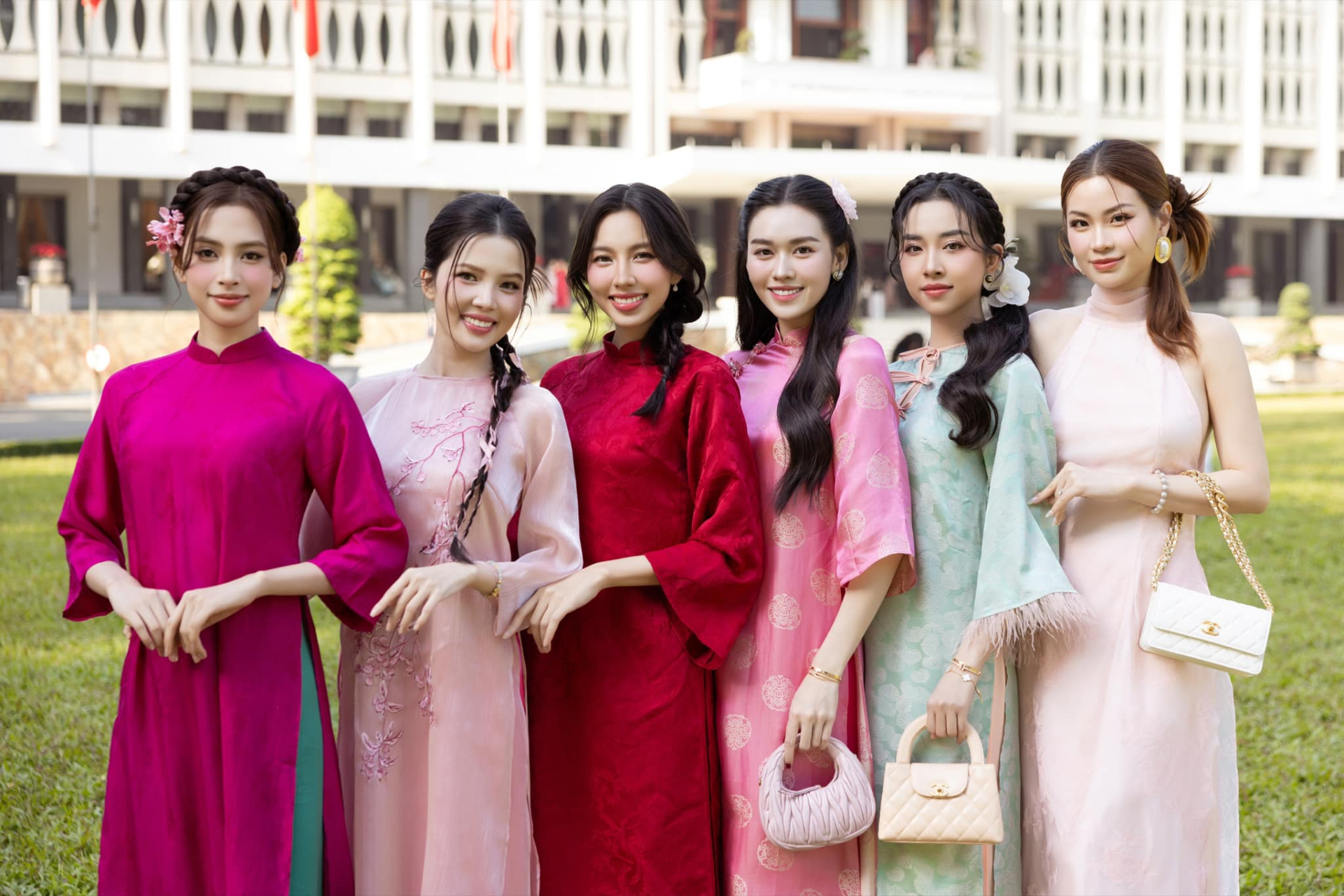 &Aacute; hậu Vbiz bật kh&oacute;c khi l&agrave;m một việc cho Th&ugrave;y Ti&ecirc;n- Ảnh 6.