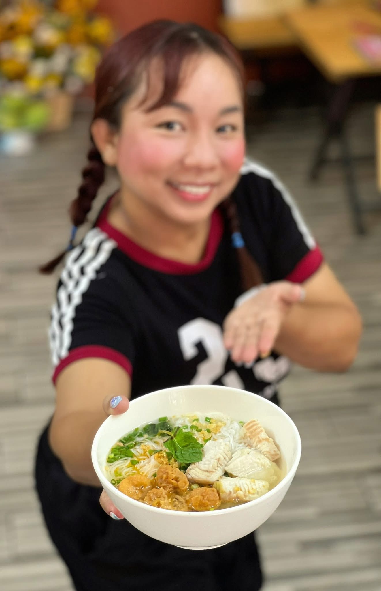 Diễn vi&ecirc;n Việt nổi tiếng kh&ocirc;ng c&oacute; bảo hiểm y tế: "Tiền học con trai suốt 10 mấy năm qua cũng trả g&oacute;p" - Ảnh 4.