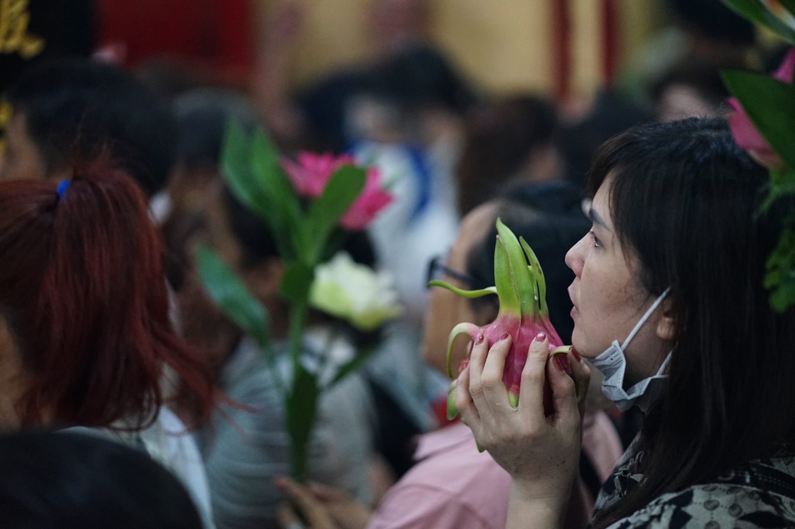 Cảnh tượng nửa đ&ecirc;m tại Miếu B&agrave; Thi&ecirc;n Hậu: Biển người cầu lộc - Ảnh 8.