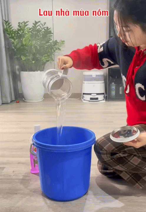 Mẹo lau nh&agrave; hiệu quả gi&uacute;p kh&ocirc;ng gian kh&ocirc; r&aacute;o trong m&ugrave;a nồm - Ảnh 4.