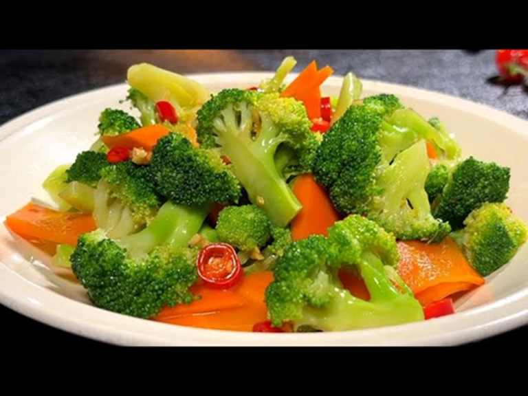 5 loại rau quen thuộc l&agrave; &ldquo;ổ chứa k&yacute; sinh tr&ugrave;ng&rdquo;: Mắt thường kh&ocirc;ng thấy, nhiều người vẫn v&ocirc; tư ăn sống- Ảnh 2.