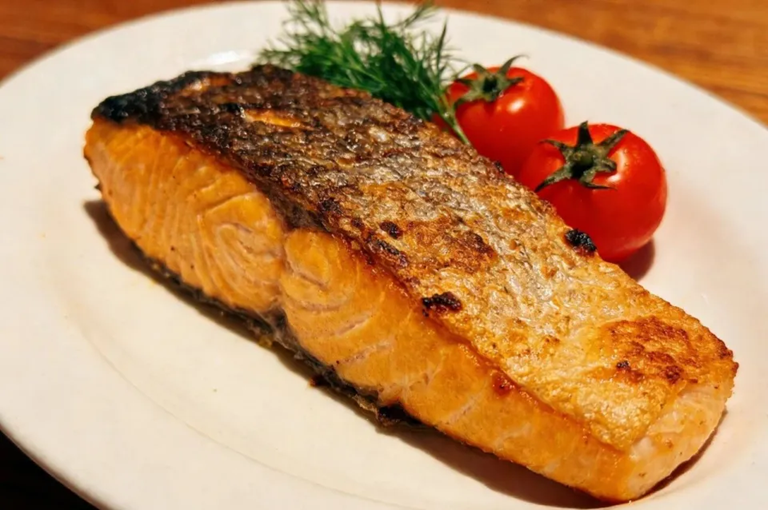 6 loại c&aacute; dễ chứa "bể kim loại nặng v&agrave; độc tố", ngon rẻ mấy cũng n&ecirc;n hạn chế- Ảnh 1.