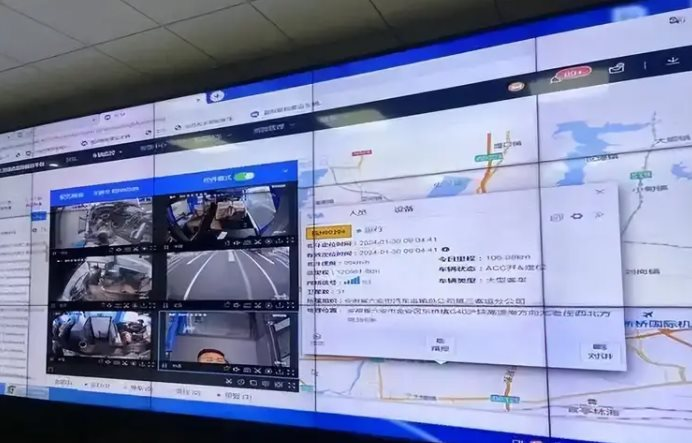 Ph&aacute;t hiện 7,4 tỷ đồng tiền mặt tr&ecirc;n xe &ocirc; t&ocirc; của thanh ni&ecirc;n cướp t&agrave;i sản - Ảnh 3.