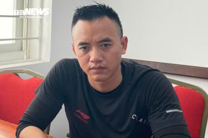 T&agrave;i xế &ocirc; t&ocirc; b&aacute;n tải tạt đầu xe m&aacute;y chở trẻ nhỏ bị tạm giữ điều tra - Ảnh 1.