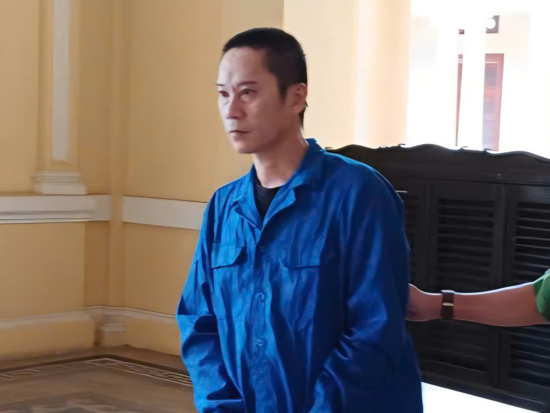 G&atilde; đ&agrave;n &ocirc;ng x&acirc;m hại trẻ tại ph&ograve;ng trọ bị phạt 18 năm t&ugrave; - Ảnh 1.