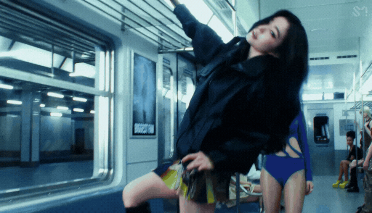 Mỹ nh&acirc;n sở hữu gương mặt c&oacute; thể quyến rũ cả thế giới, giữ b&iacute; k&iacute;p g&igrave; m&agrave; 12 năm chưa từng hết đẹp thế?- Ảnh 3.