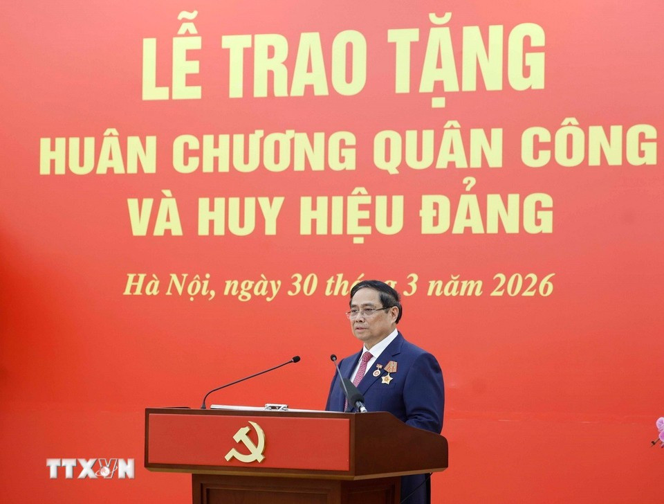 Thủ tướng Phạm Minh Ch&iacute;nh nhận Hu&acirc;n chương Qu&acirc;n c&ocirc;ng hạng Nhất năm 2026 - Ảnh 6.