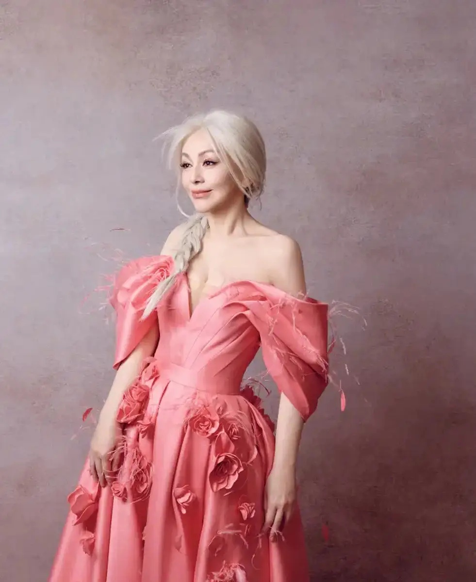 U60 vẫn l&ecirc;n đồ như c&ocirc;ng ch&uacute;a, cả Trung Quốc c&oacute; đ&uacute;ng 1 người: Thời gian kh&ocirc;ng lưu dấu vết, g&oacute;c n&agrave;o cũng n&eacute;t căng- Ảnh 1.