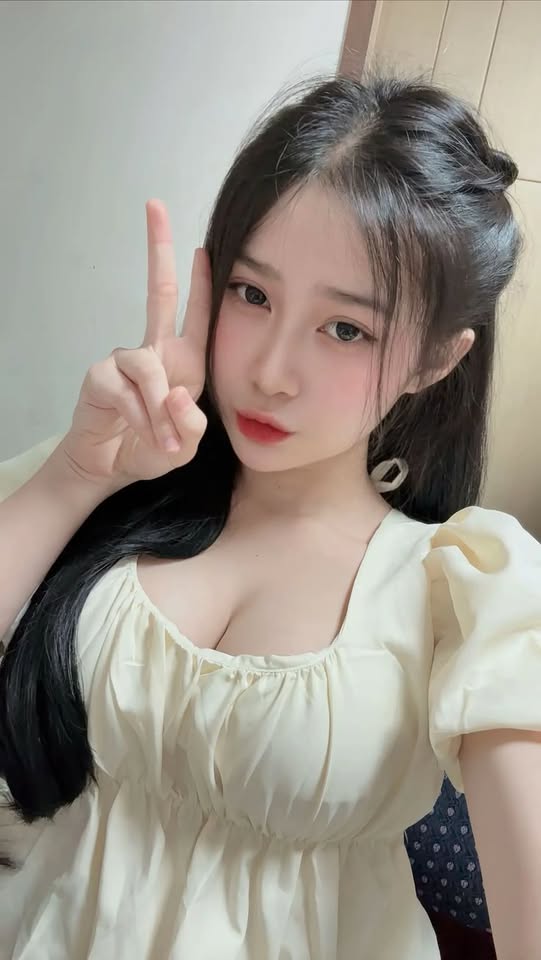 Sở hữu nhan sắc tuyệt trần, thế nhưng mỹ nh&acirc;n n&agrave;y lại đ&aacute;nh - Ảnh 1.