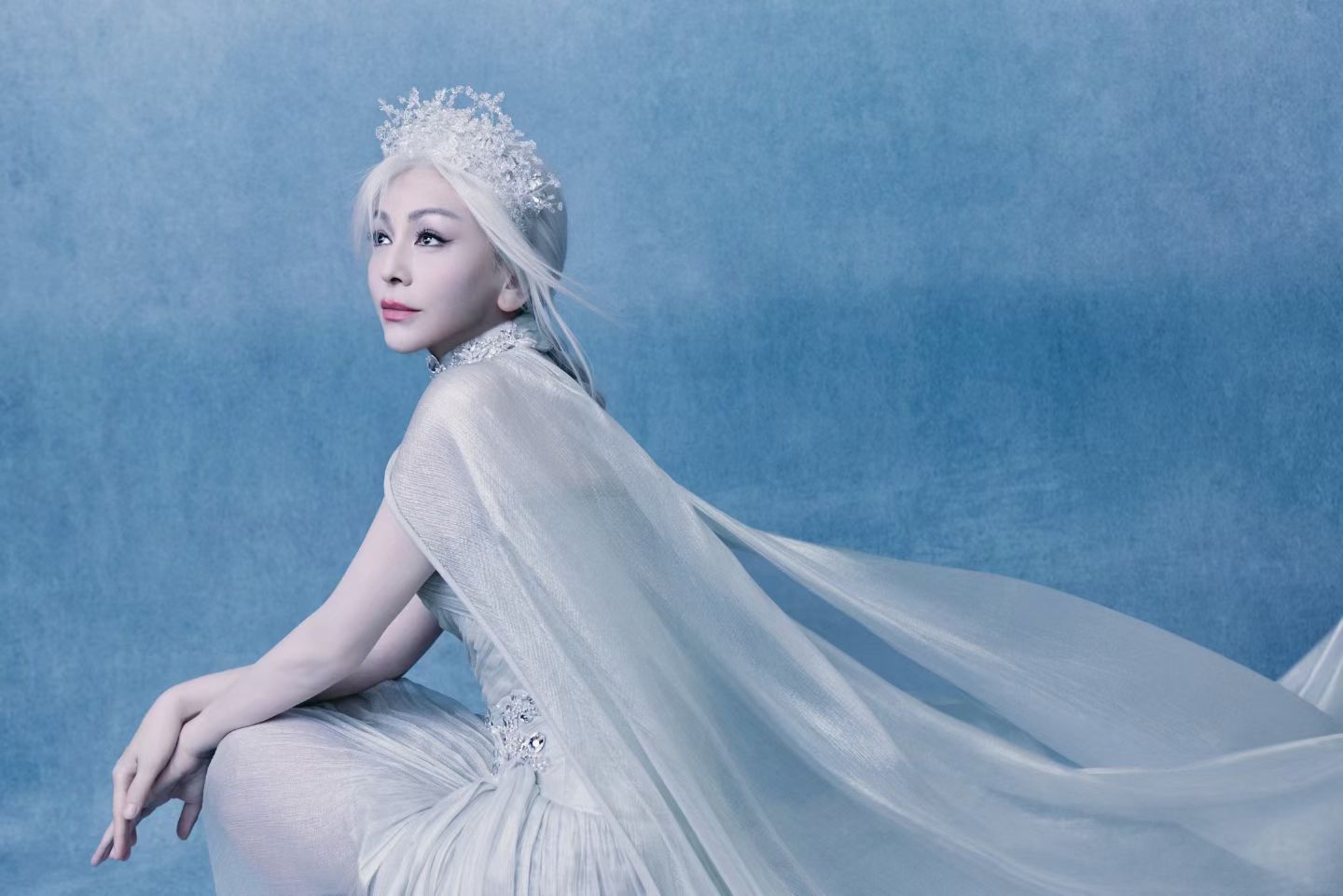 U60 vẫn l&ecirc;n đồ như c&ocirc;ng ch&uacute;a, cả Trung Quốc c&oacute; đ&uacute;ng 1 người: Thời gian kh&ocirc;ng lưu dấu vết, g&oacute;c n&agrave;o cũng n&eacute;t căng- Ảnh 4.