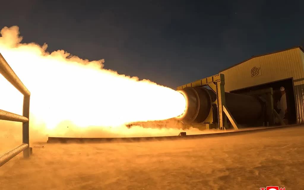 Triều Ti&ecirc;n ph&oacute;ng nhiều t&ecirc;n lửa đạn đạo ra v&ugrave;ng biển ph&iacute;a Đ&ocirc;ng - Ảnh 2.