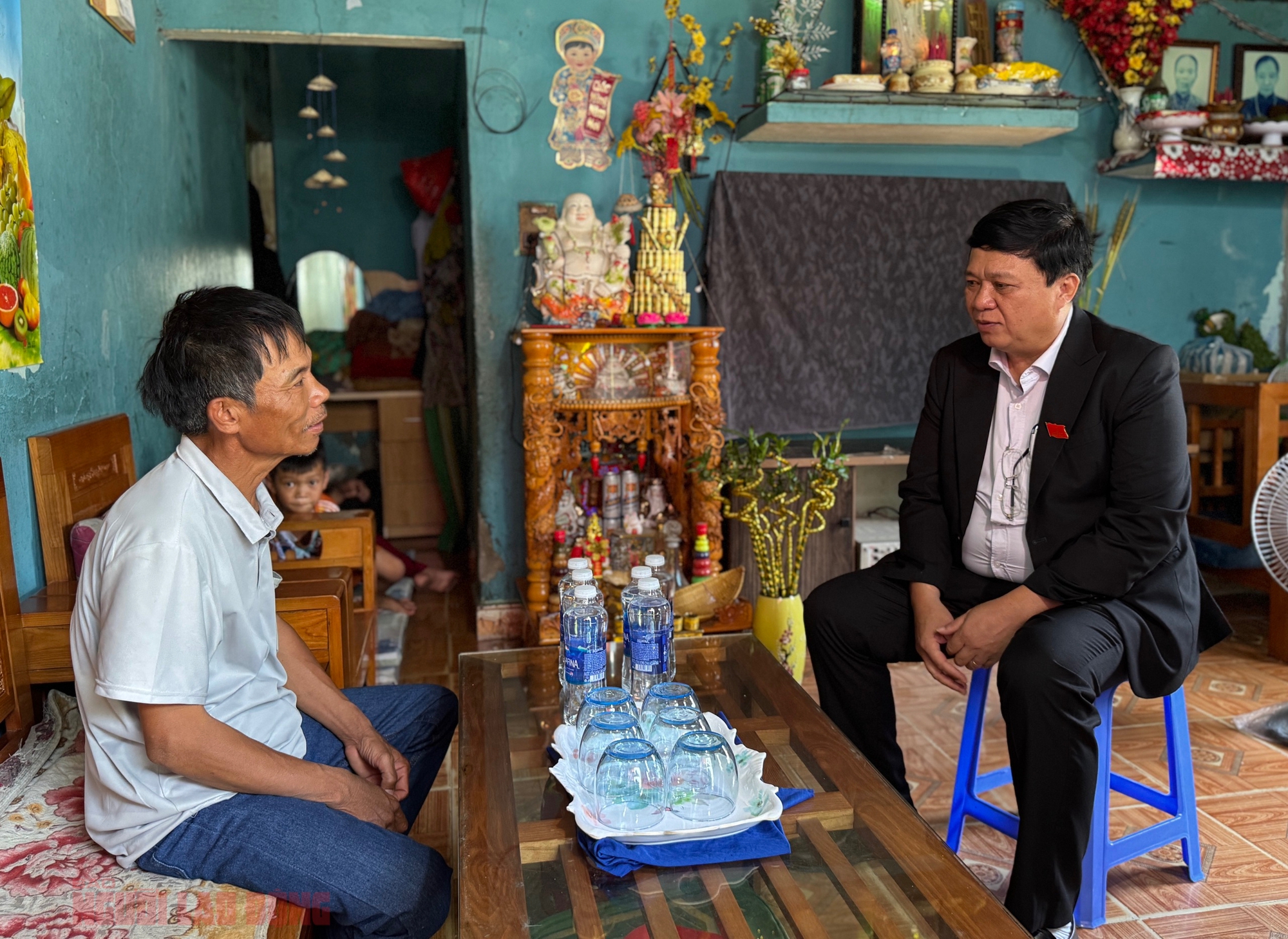 Cứu trẻ nhỏ Đ&agrave; Nẵng: H&agrave;nh động dũng cảm của &ocirc;ng L&ecirc; C&ocirc;ng Quang Giữa s&oacute;ng dữ - Ảnh 2.