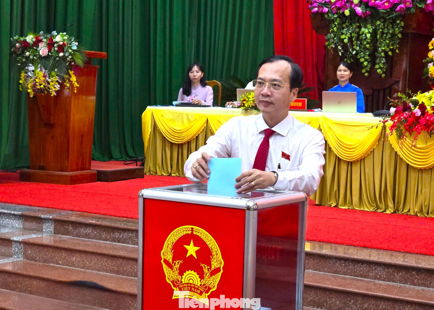&Ocirc;ng Trần Tr&iacute; Quang t&aacute;i đắc cử Chủ tịch UBND tỉnh Vĩnh Long nhiệm kỳ 2026 - 2031 - Ảnh 1.
