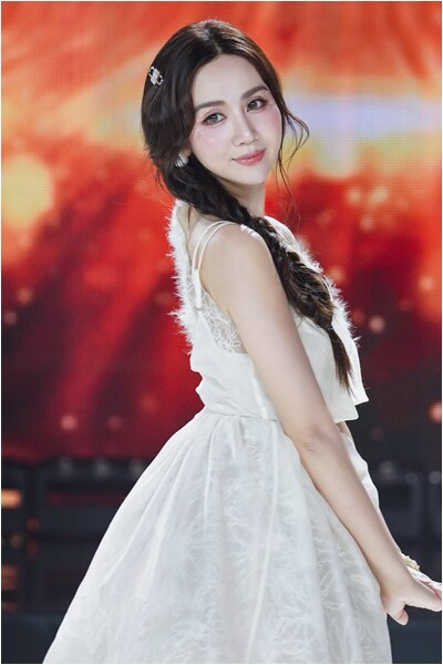 "Mỹ nh&acirc;n h&agrave;ng đầu của VTV": T&agrave;i năng, l&agrave;m mẹ đơn th&acirc;n quyến rũ tuổi 36 - Ảnh 1.