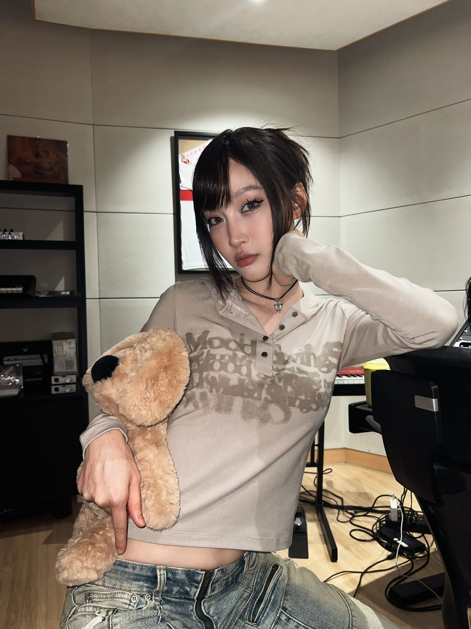 Nhan sắc c&ocirc; g&aacute;i tắm ở Giếng Ti&ecirc;n g&acirc;y tranh c&atilde;i - Ảnh 2.