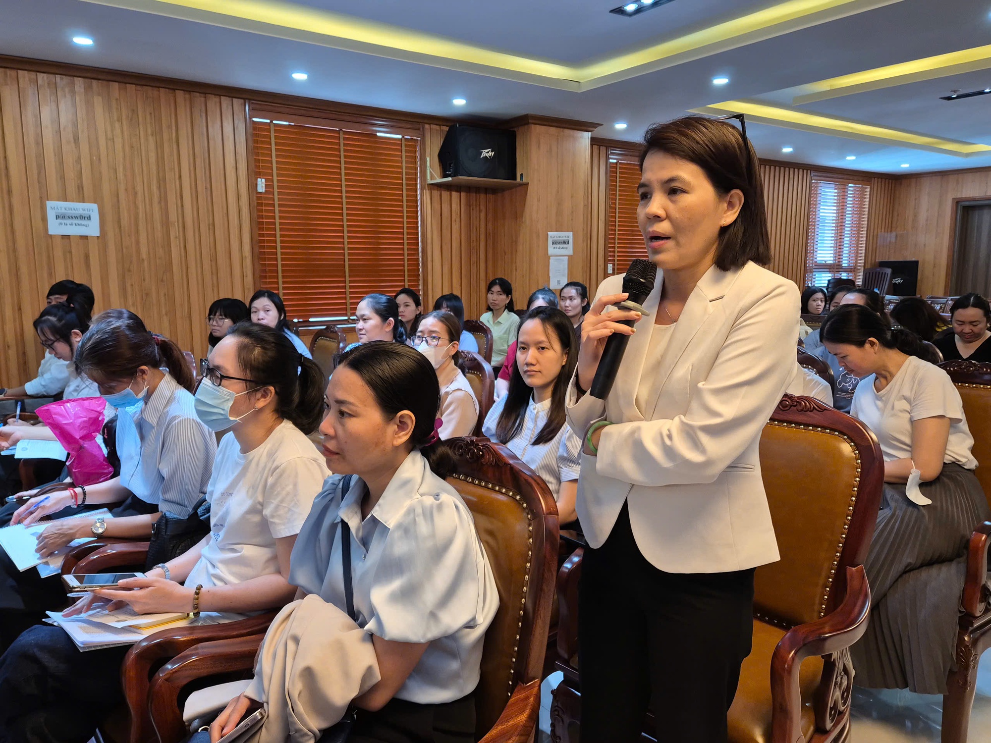 Th&aacute;o gỡ vướng mắc về BHXH, BHTN cho doanh nghiệp - Ảnh 2.