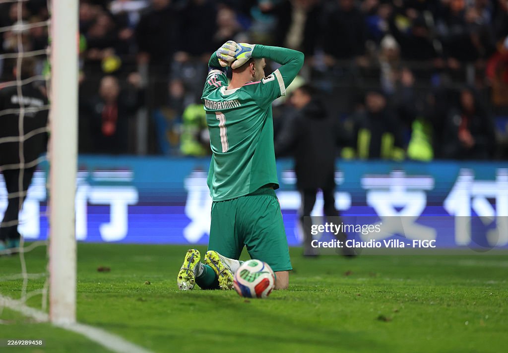 Địa chấn: Đội tuyển Italia thua muối mặt, lần thứ 3 li&ecirc;n tiếp vắng mặt tại World Cup - Ảnh 1.