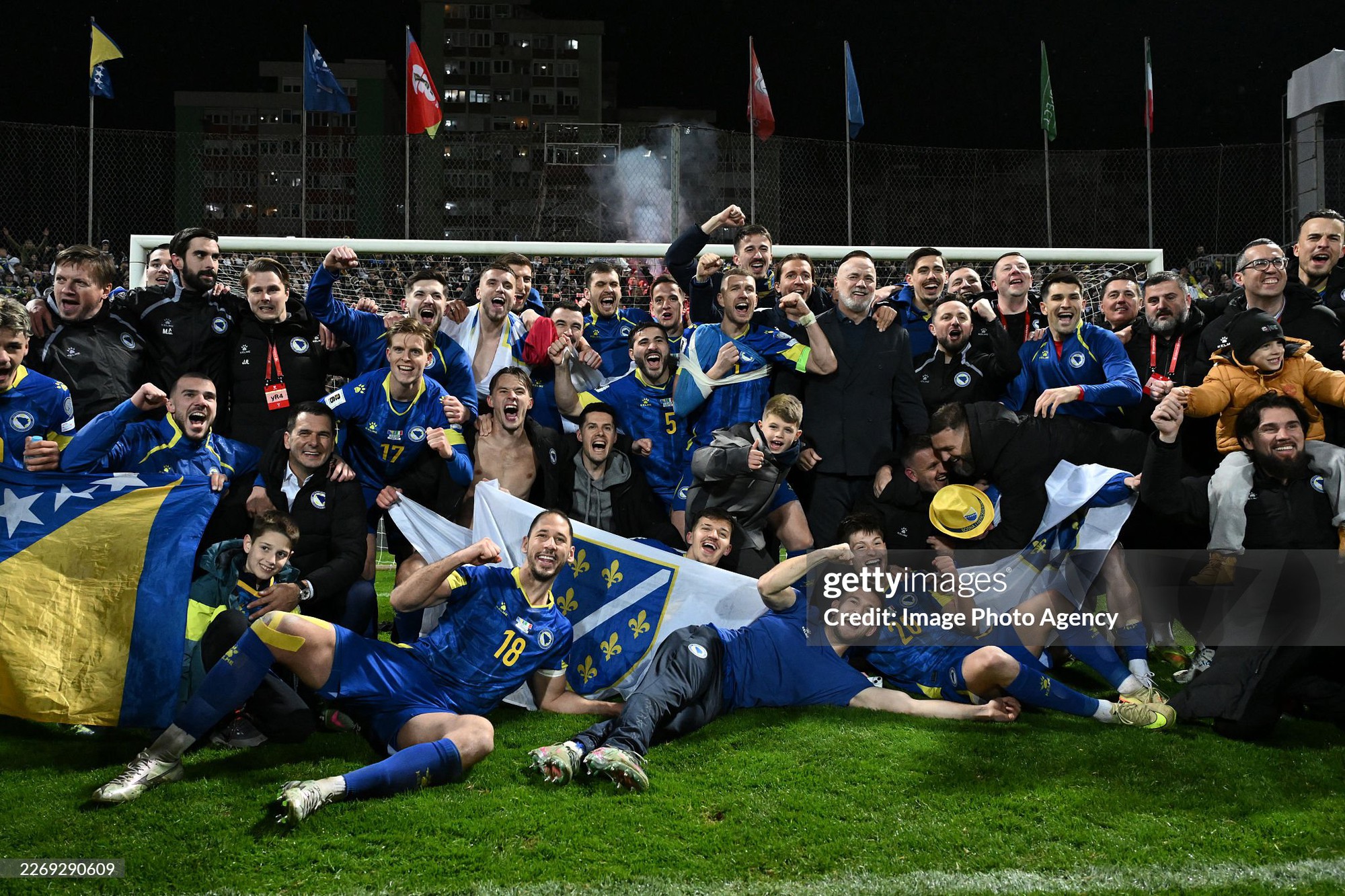 Địa chấn: Đội tuyển Italia thua muối mặt, lần thứ 3 li&ecirc;n tiếp vắng mặt tại World Cup - Ảnh 2.