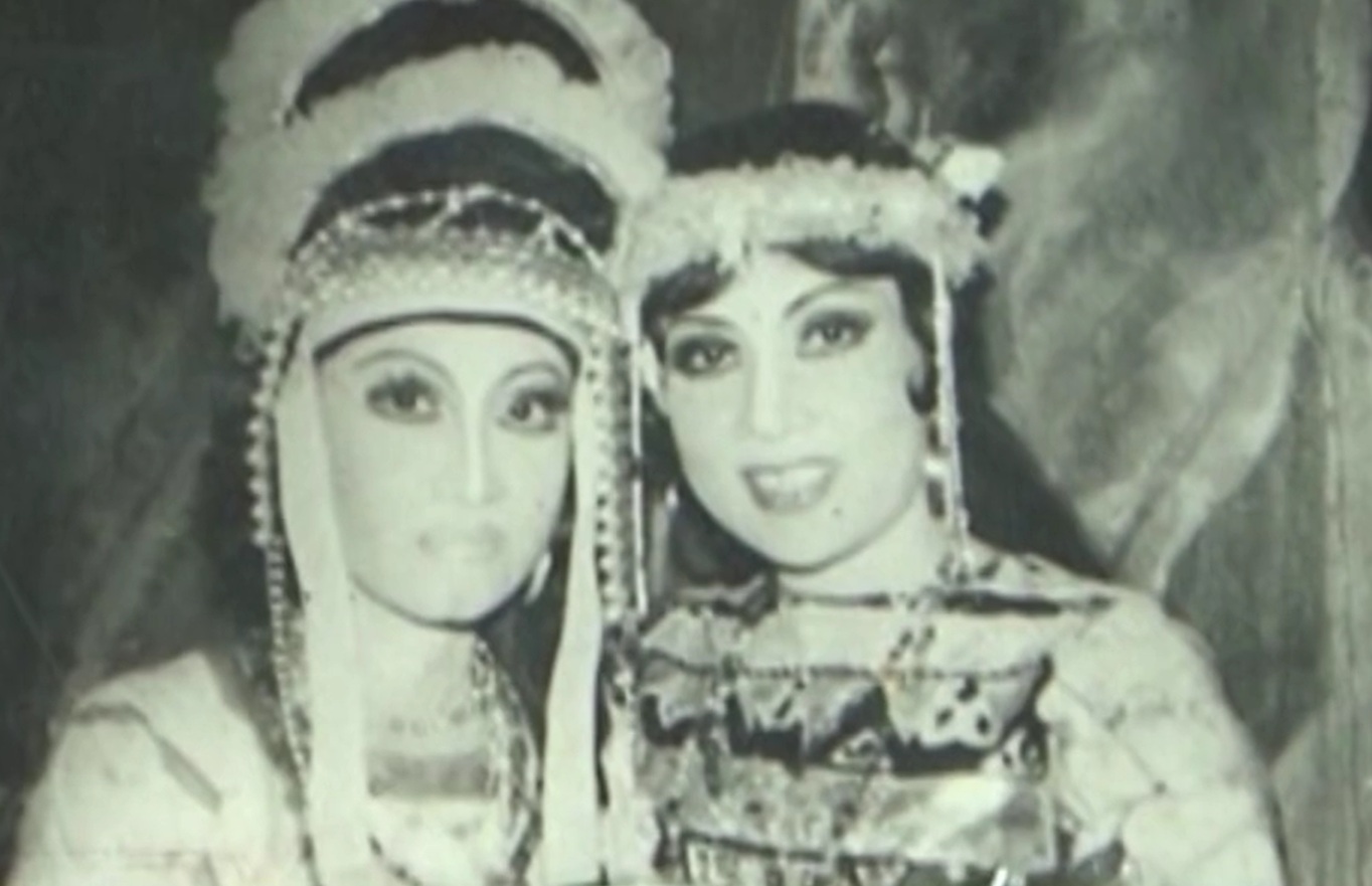 Nữ nghệ sĩ bật kh&oacute;c t&igrave;m bạn ở Mỹ: "Bạn cho t&ocirc;i 10 đ&ocirc;, 20 đ&ocirc; cũng được" - Ảnh 2.