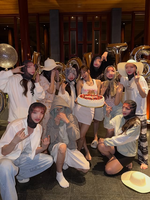 Lisa cứ như thế n&agrave;y th&igrave; ai m&agrave; chịu nổi!- Ảnh 11.