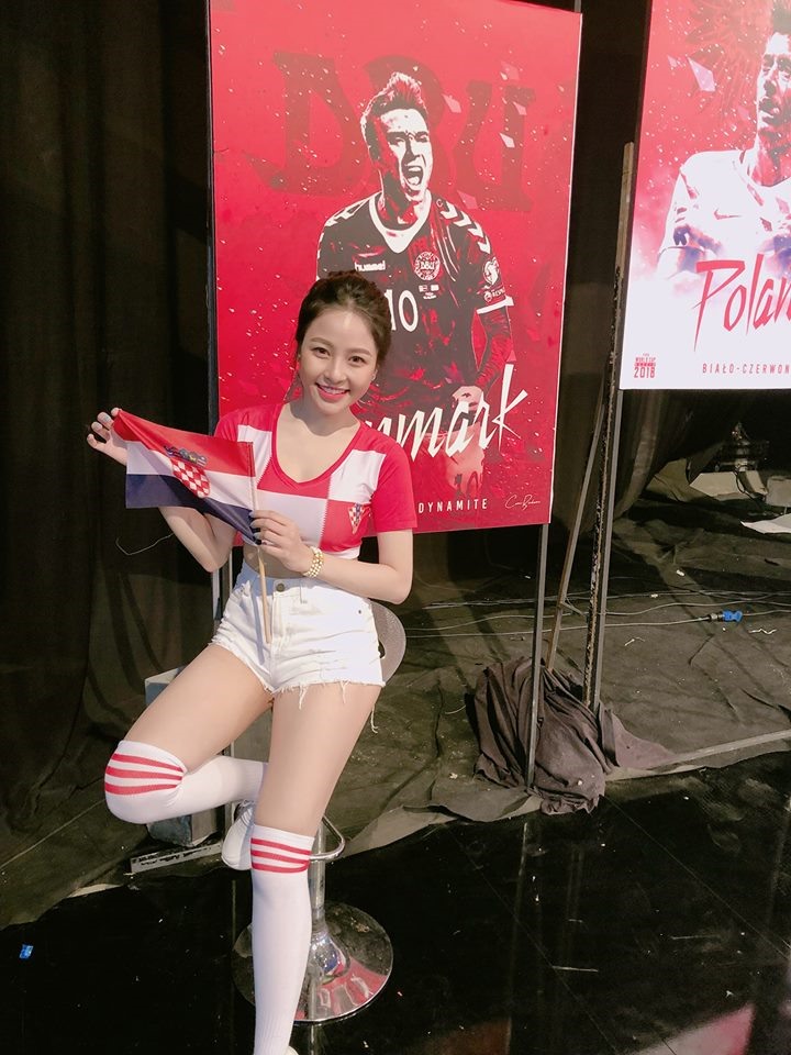 Nhan sắc "thơ ng&acirc;y" của hot girl World Cup Tr&acirc;m Anh thay đổi ra sao? - Ảnh 1.