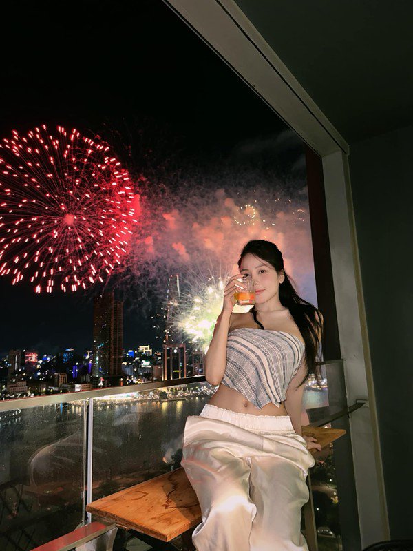 Nhan sắc "thơ ng&acirc;y" của hot girl World Cup Tr&acirc;m Anh thay đổi ra sao? - Ảnh 6.