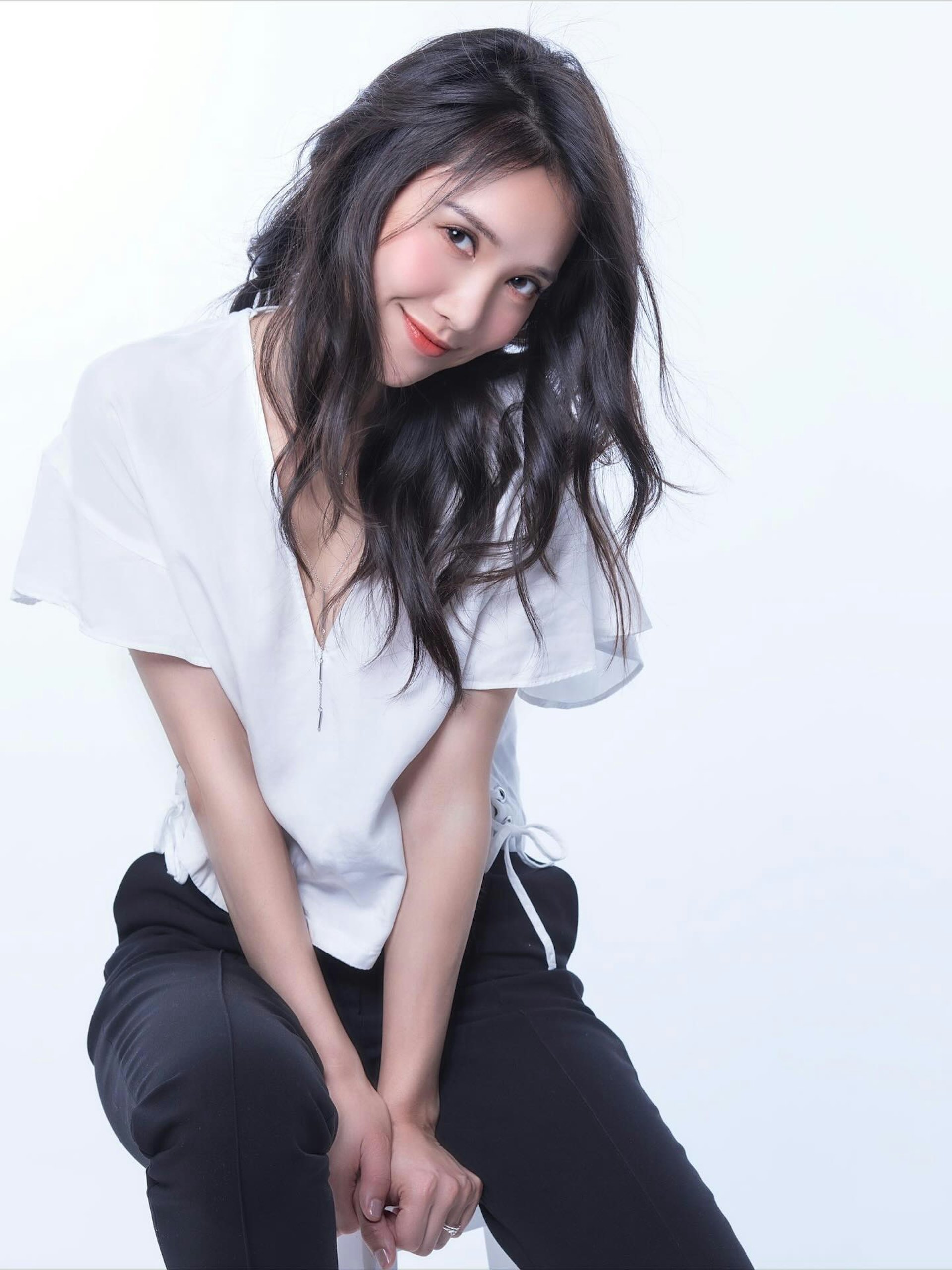 Nữ diễn vi&ecirc;n gặp tai nạn kinh ho&agrave;ng: M&iacute; mắt bị cắt đứt, nguy cơ m&ugrave; l&ograve;a v&agrave; l&ecirc;n b&agrave;n mổ 6 th&aacute;ng/lần  - Ảnh 2.