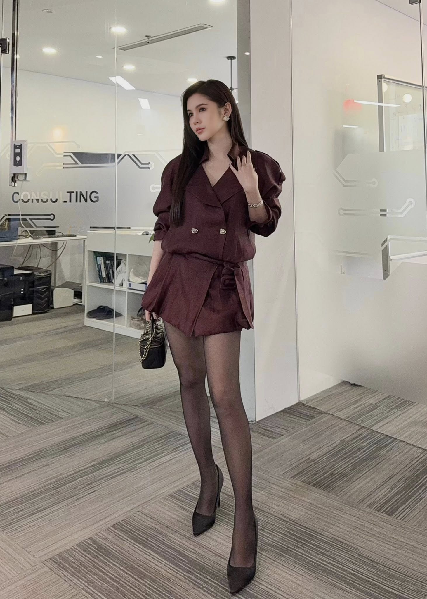 T&igrave;nh h&igrave;nh của mỹ nh&acirc;n phim giờ v&agrave;ng VTV v&agrave; chồng Ph&oacute; Chủ tịch- Ảnh 7.